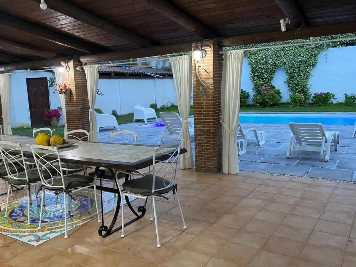 Suite Con Piscina - Vesuvio/Pompei Terzigno Exterior photo